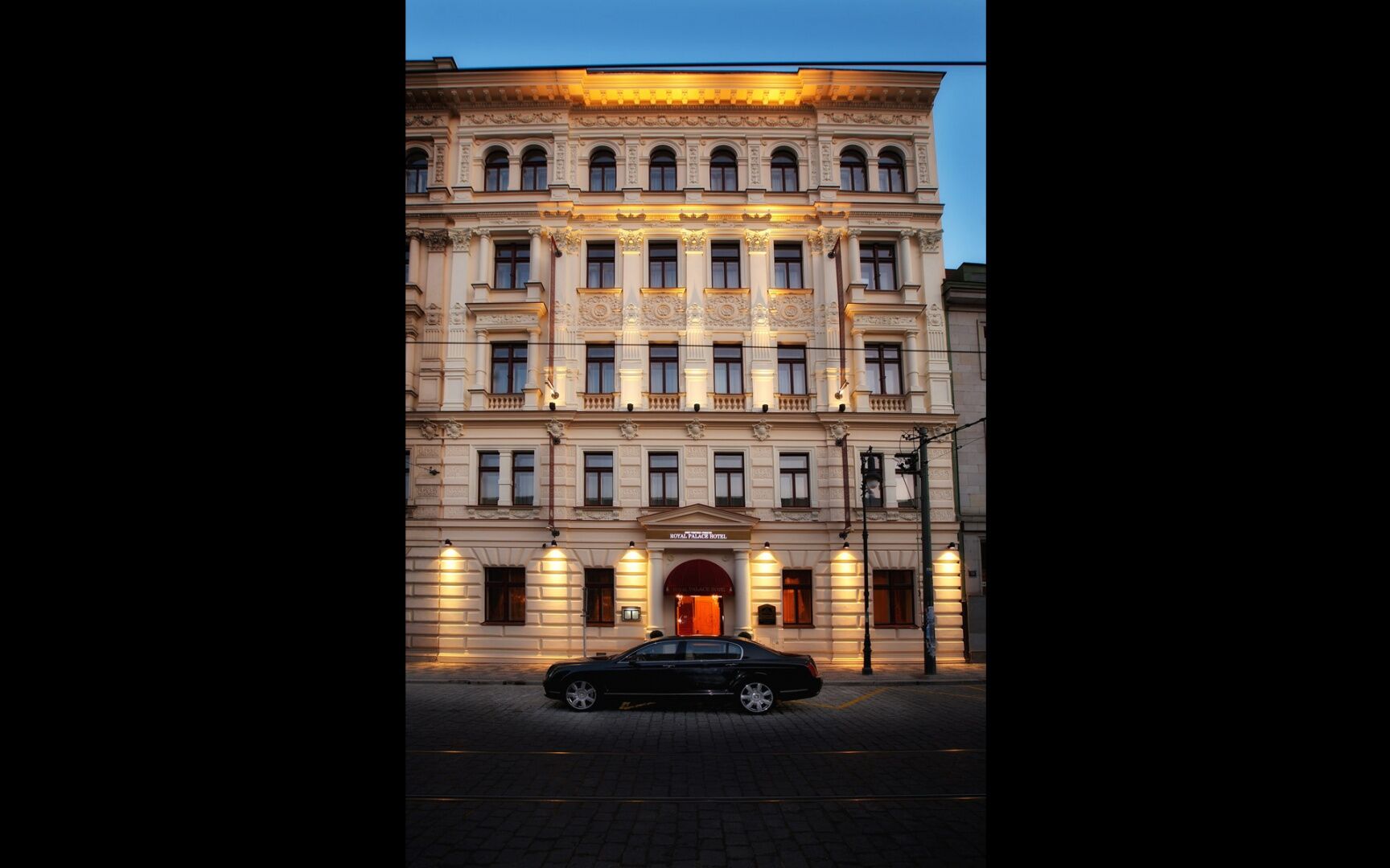 Luxury Family Hotel Royal Palace Прага Екстериор снимка